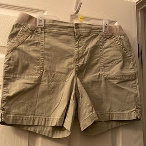 Khaki shorts Gloria Vanderbilt womens